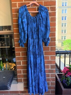 Elie Tahari Blue Silk Snake-Print Maxi Dress with Gathered Neckline EUC